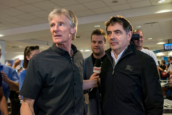 Budapestre érkezett Rowan Atkinson - fotó az érkezésről