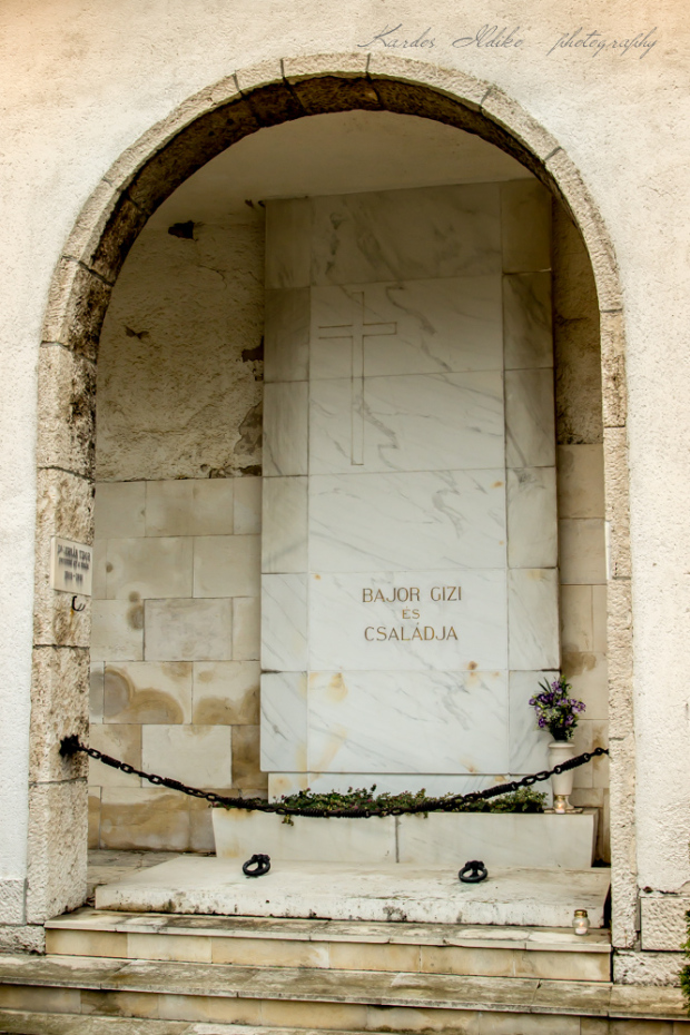 Így néz ki Bajor Gizi síremléke